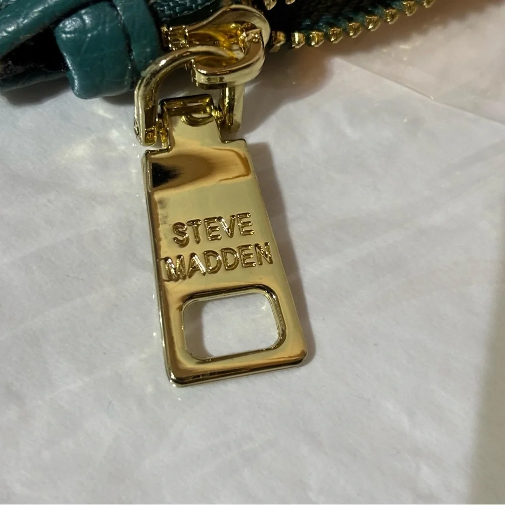 Steve Madden Hayden Green Wallet Card Case